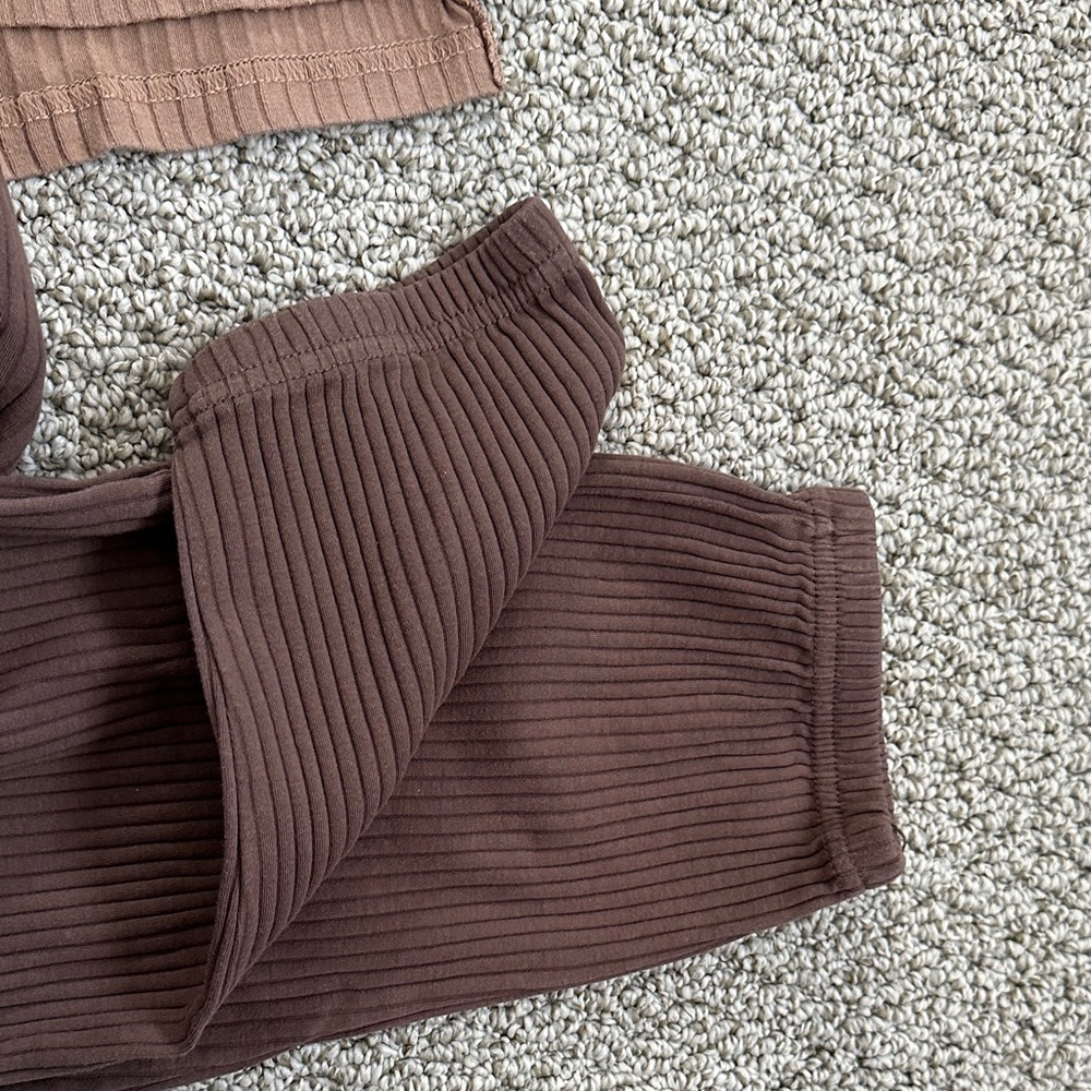 Brown Ribbed Lounge Set - Picture 3 of 7